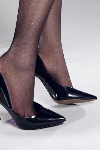 百只散养山羊因噪音出走，工程公司被判酌情赔1.5万：开云电竞